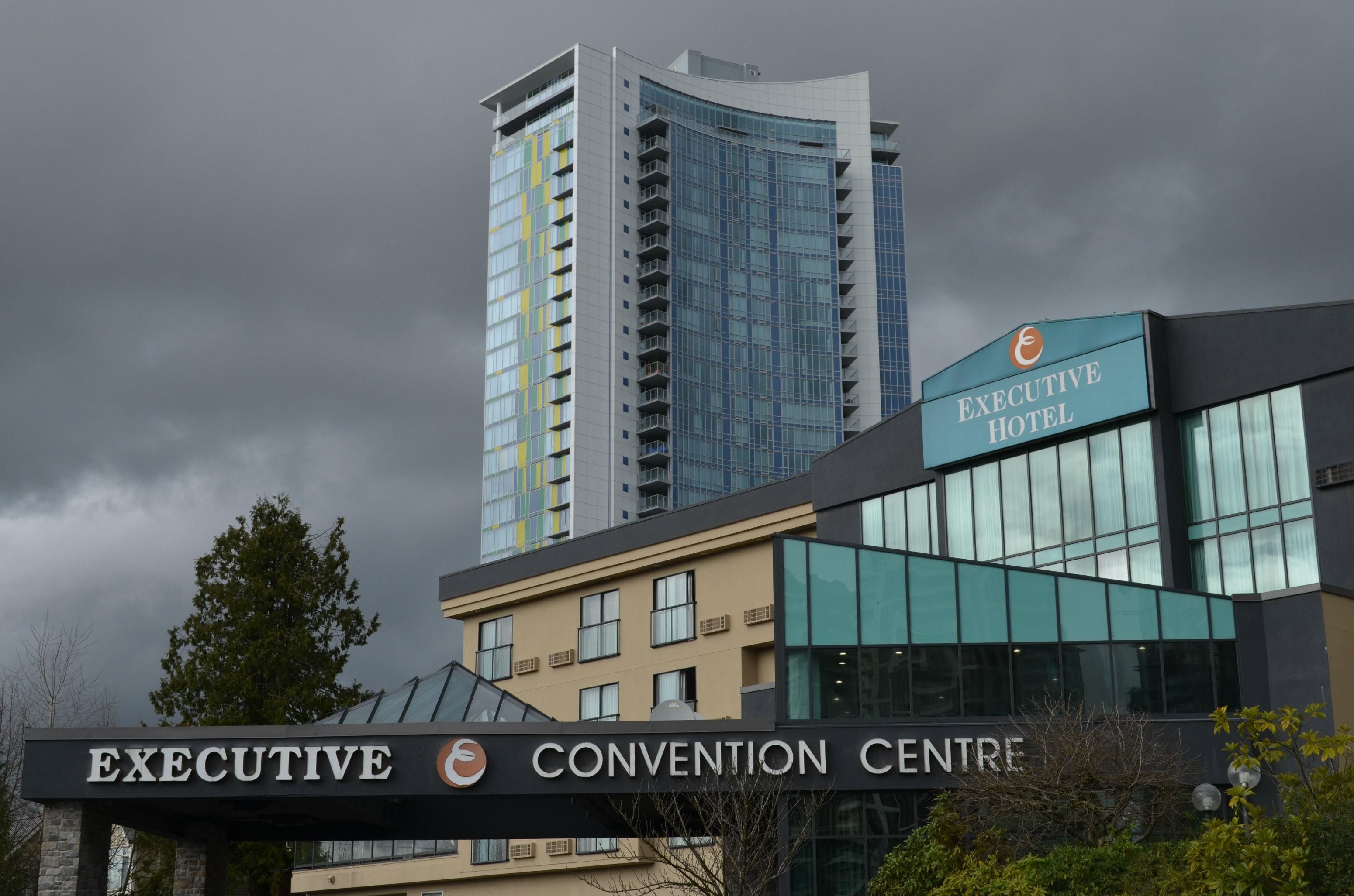 Executive Suites Hotel & Conference Center, Metro Vancouver Burnaby Buitenkant foto
